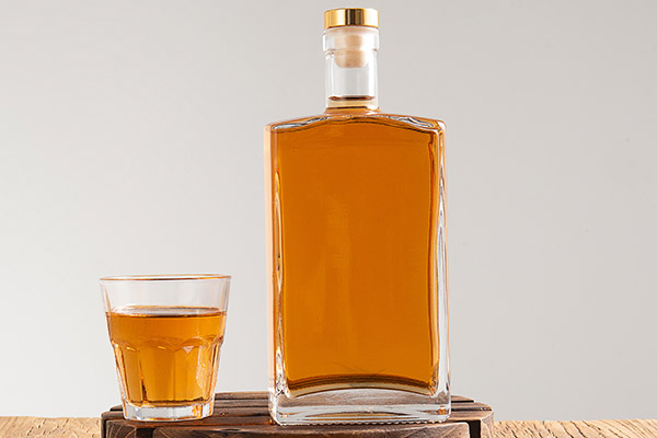 750ml glass whiskey bottle