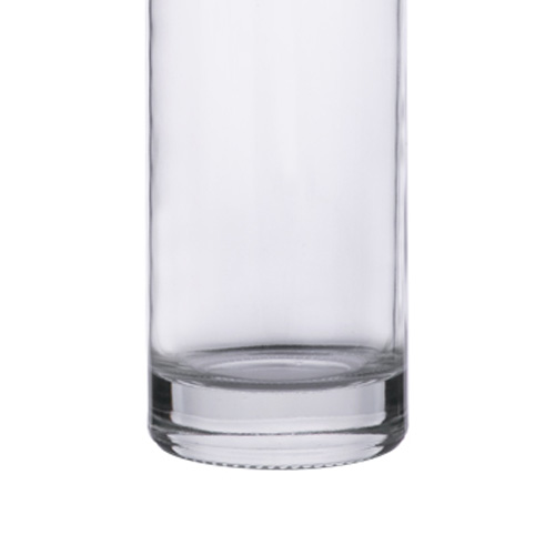 fľaša na alkohol z číreho skla
