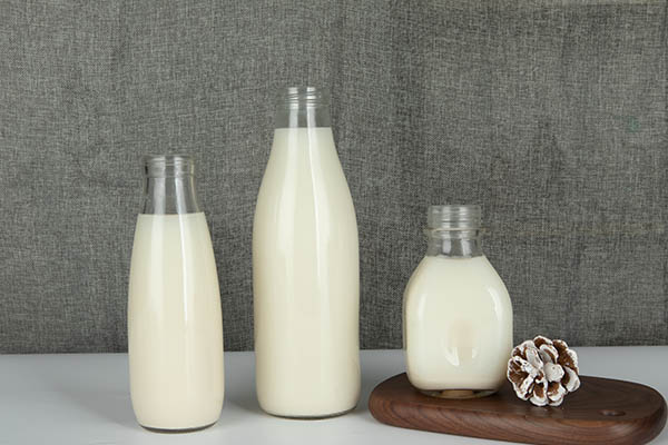 custom glass milk bottles