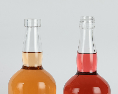 steklena steklenica za alkoholne pijače