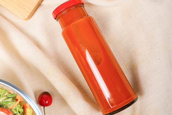 ketchup cylinder bottle
