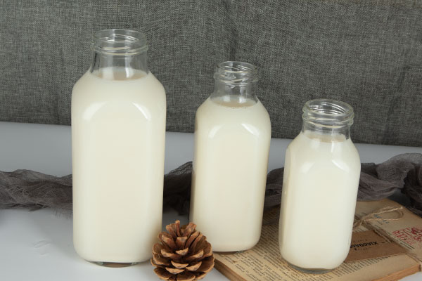 Milchglasflaschen im Großhandel